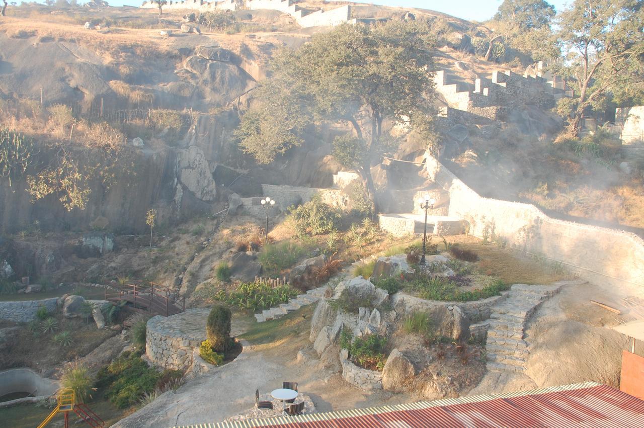 Hotel Karnavati Mount Abu Eksteriør bilde