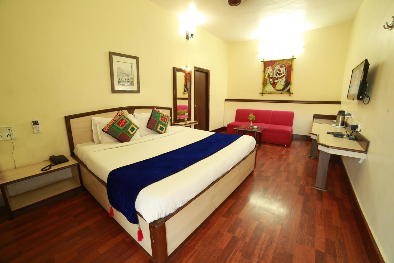 Hotel Karnavati Mount Abu Eksteriør bilde