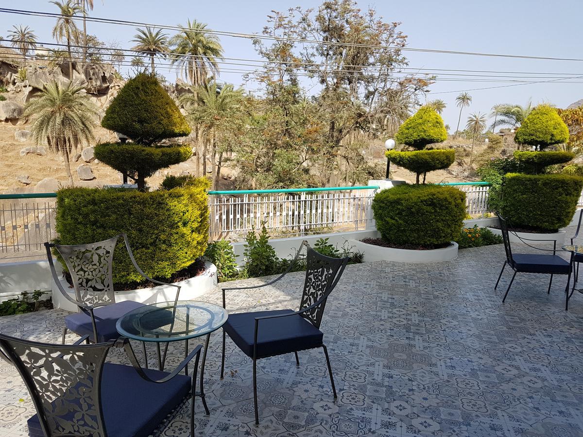 Hotel Karnavati Mount Abu Eksteriør bilde