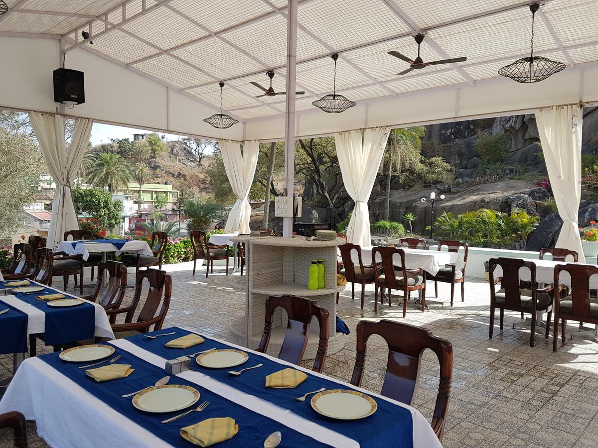 Hotel Karnavati Mount Abu Eksteriør bilde