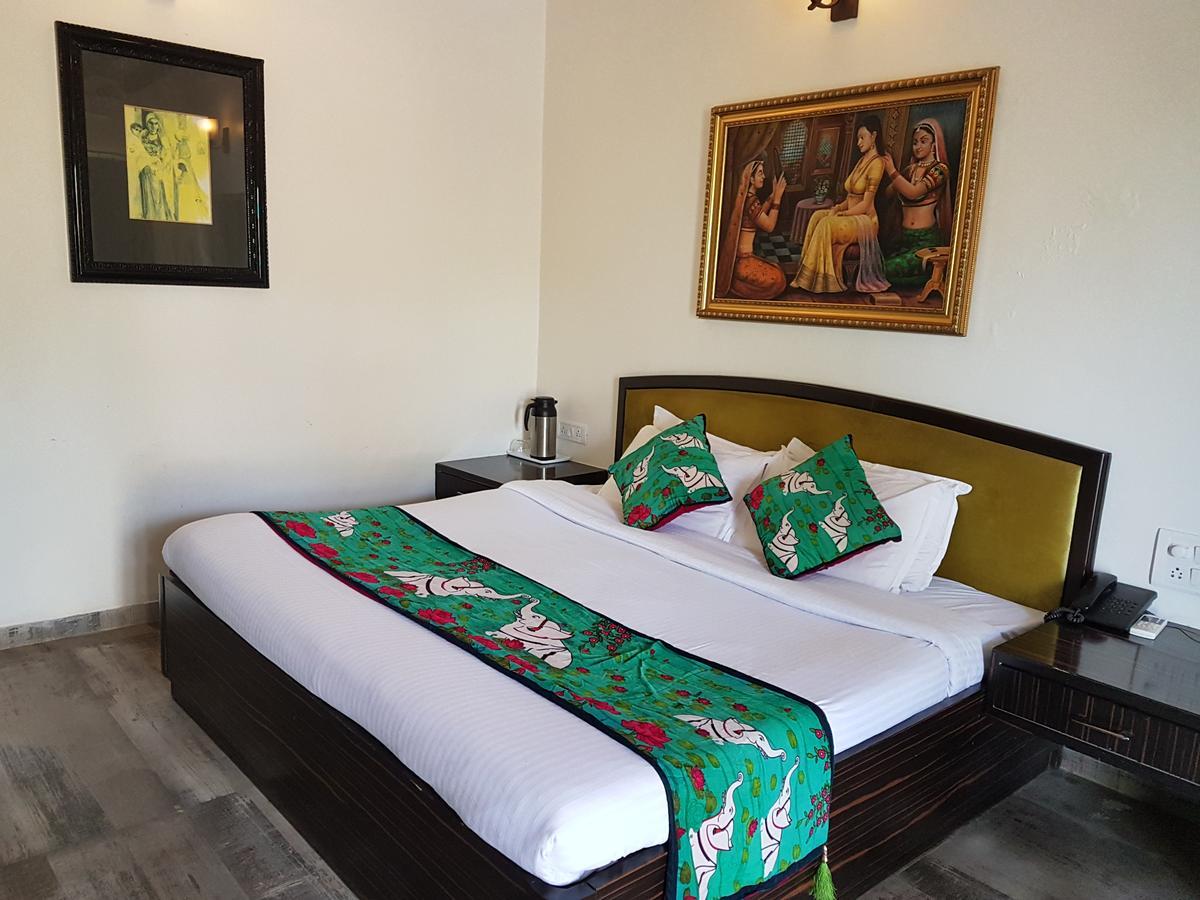 Hotel Karnavati Mount Abu Eksteriør bilde
