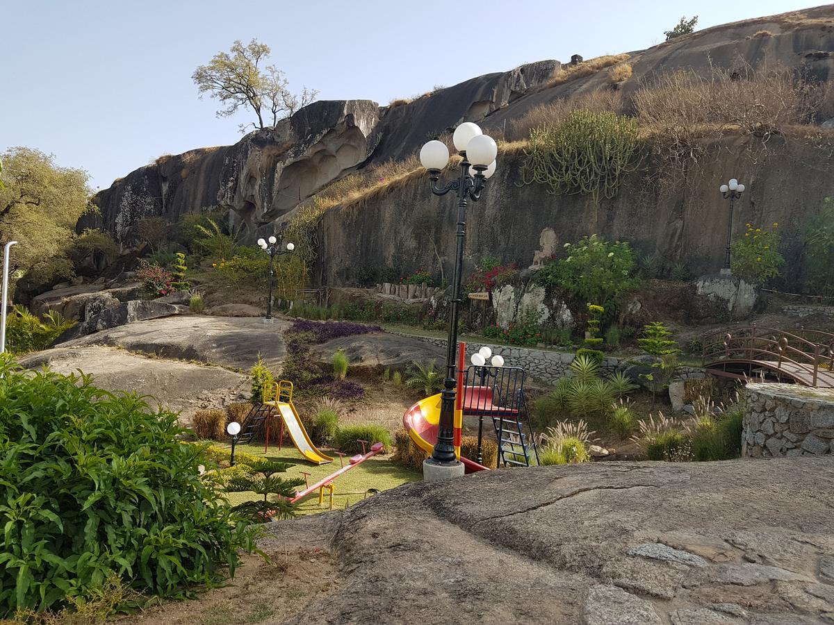 Hotel Karnavati Mount Abu Eksteriør bilde