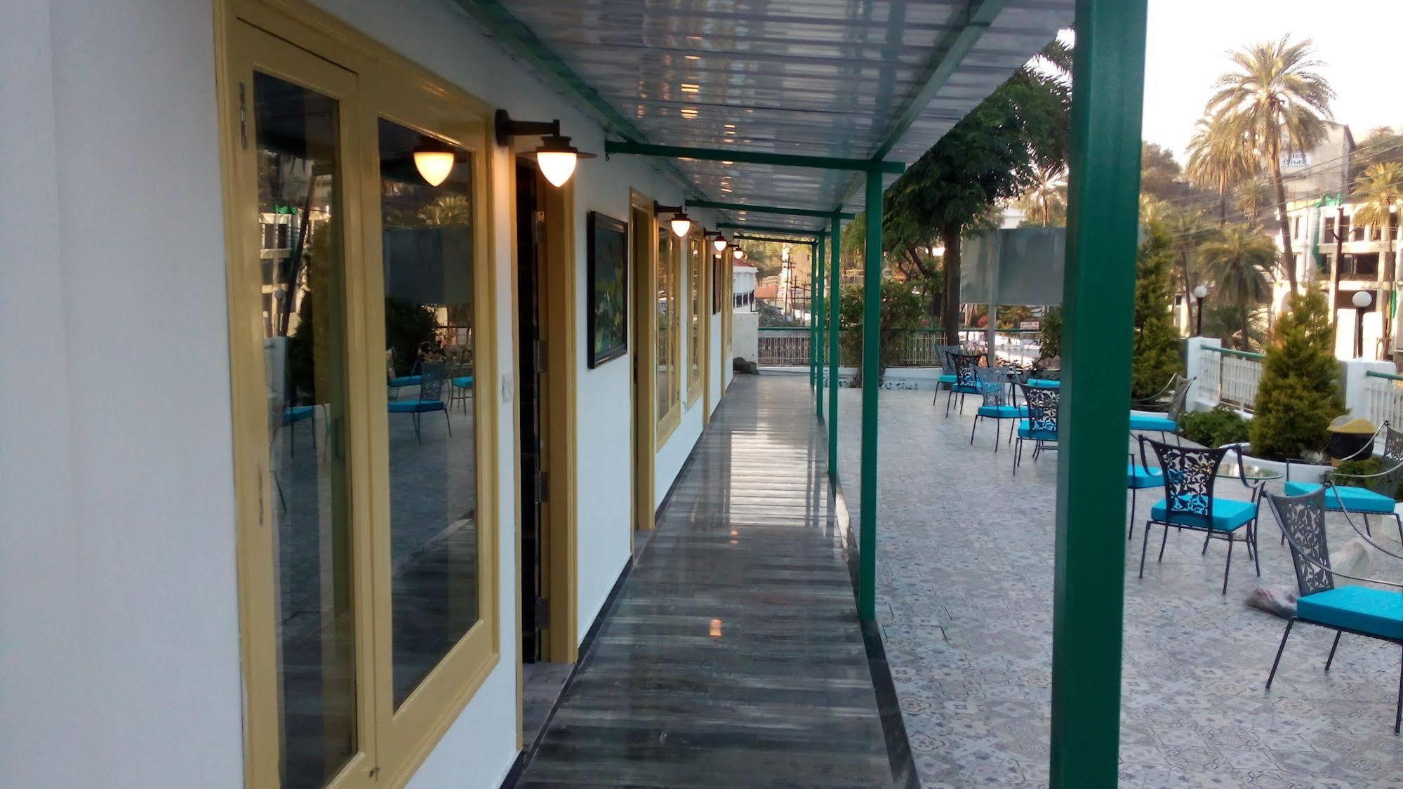 Hotel Karnavati Mount Abu Eksteriør bilde