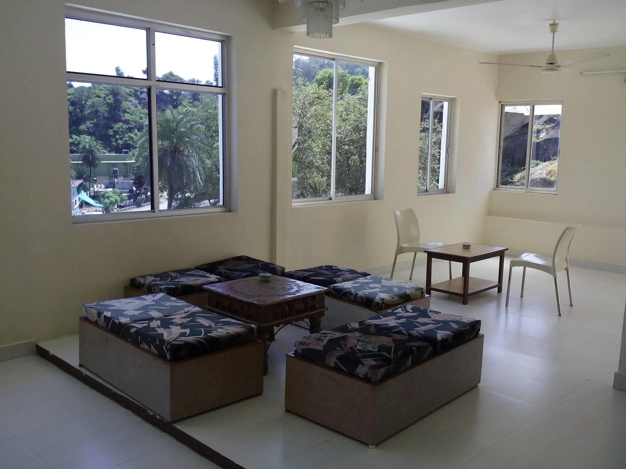 Hotel Karnavati Mount Abu Eksteriør bilde