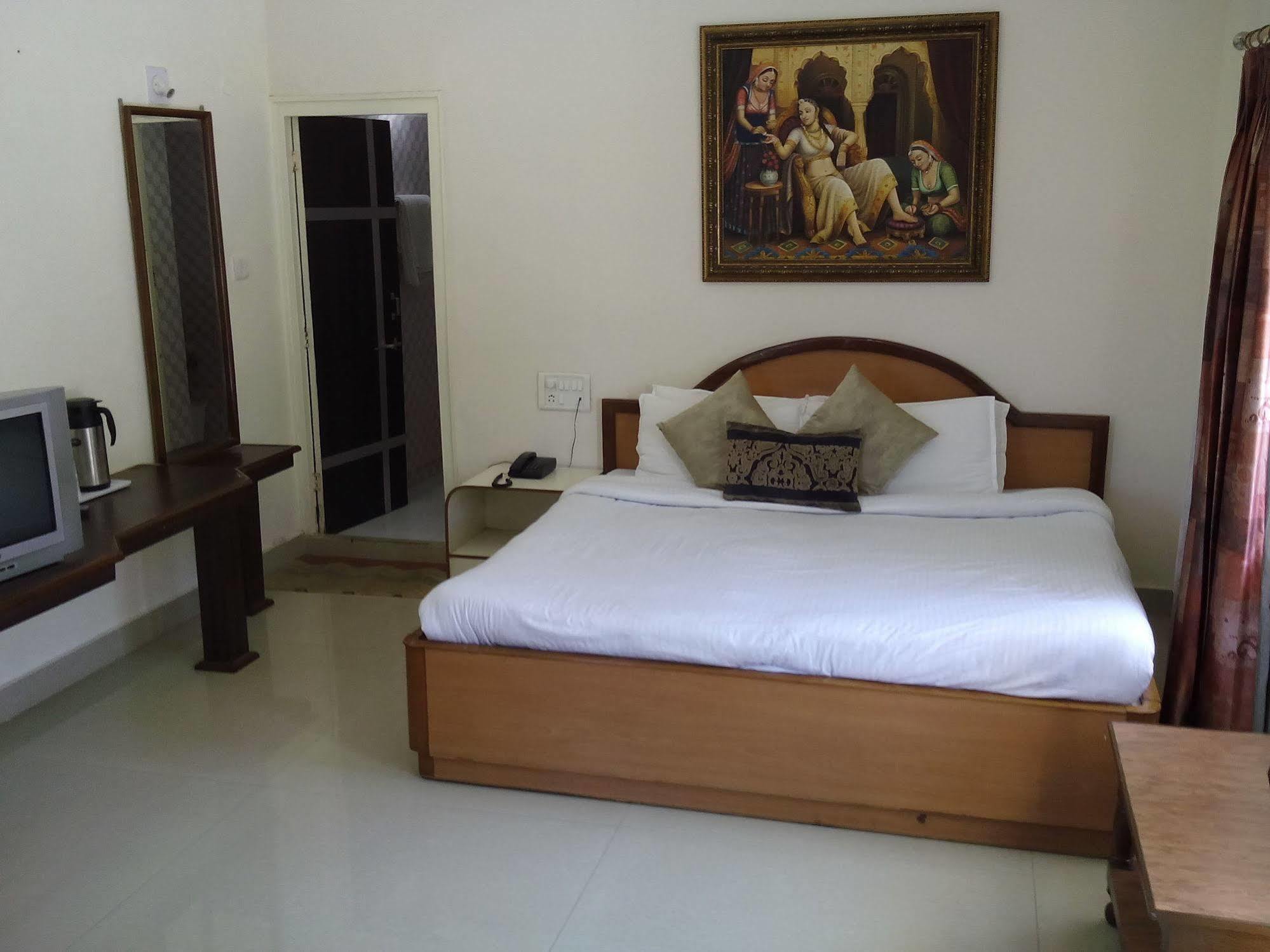 Hotel Karnavati Mount Abu Eksteriør bilde