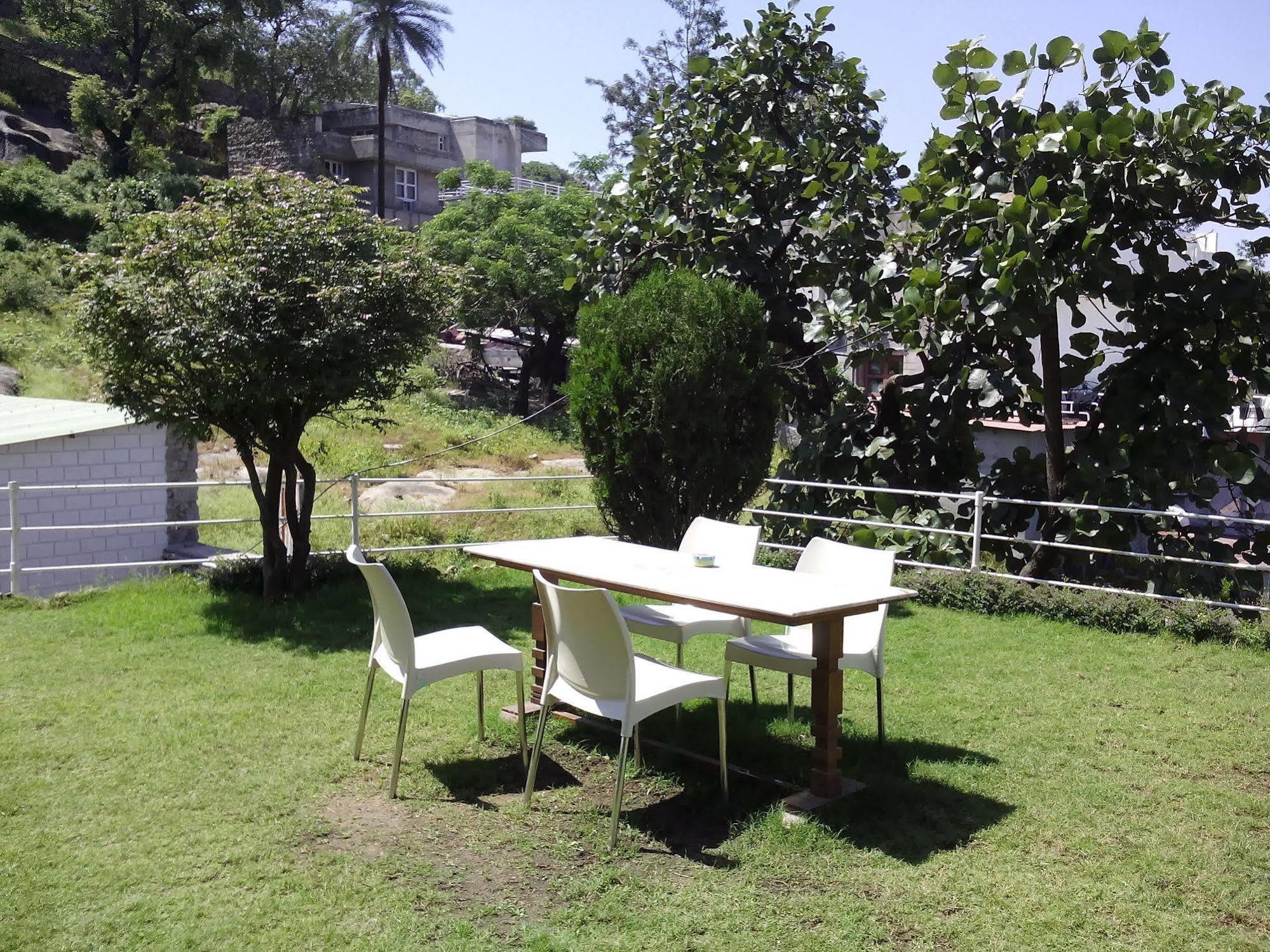 Hotel Karnavati Mount Abu Eksteriør bilde