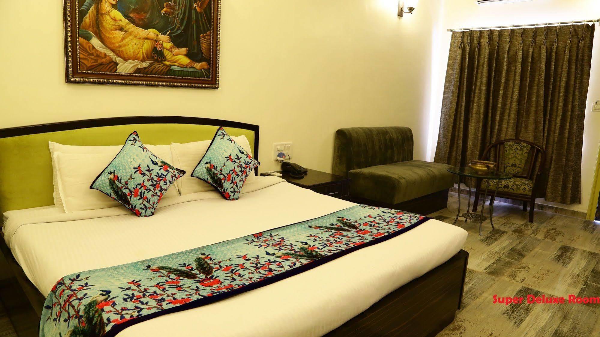 Hotel Karnavati Mount Abu Eksteriør bilde